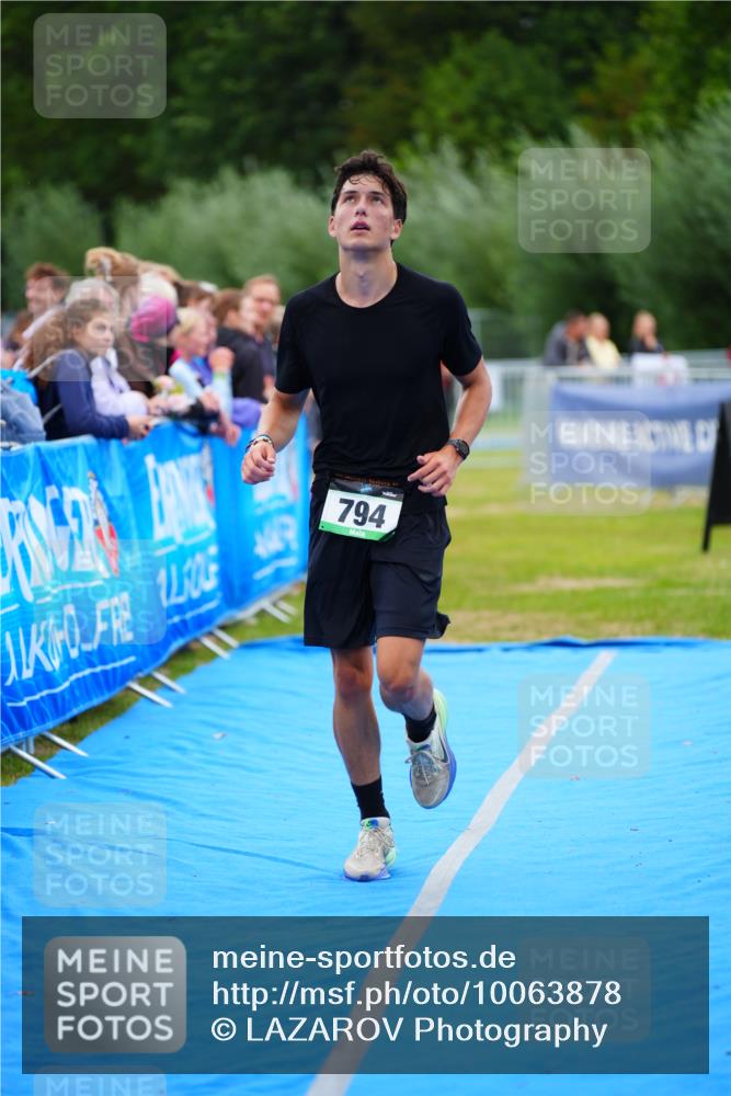 30.08.2026 - Elbe Triathlon Hamburg LAZAROV Photography http://msf.ph/oto/10063878 30.08.2026 12:00:05 Ziel 794, 1365, 1551 meine-sportfotos.de