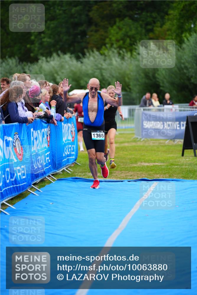 30.08.2026 - Elbe Triathlon Hamburg LAZAROV Photography http://msf.ph/oto/10063880 30.08.2026 12:00:10 Ziel 801, 1365, 1551 meine-sportfotos.de
