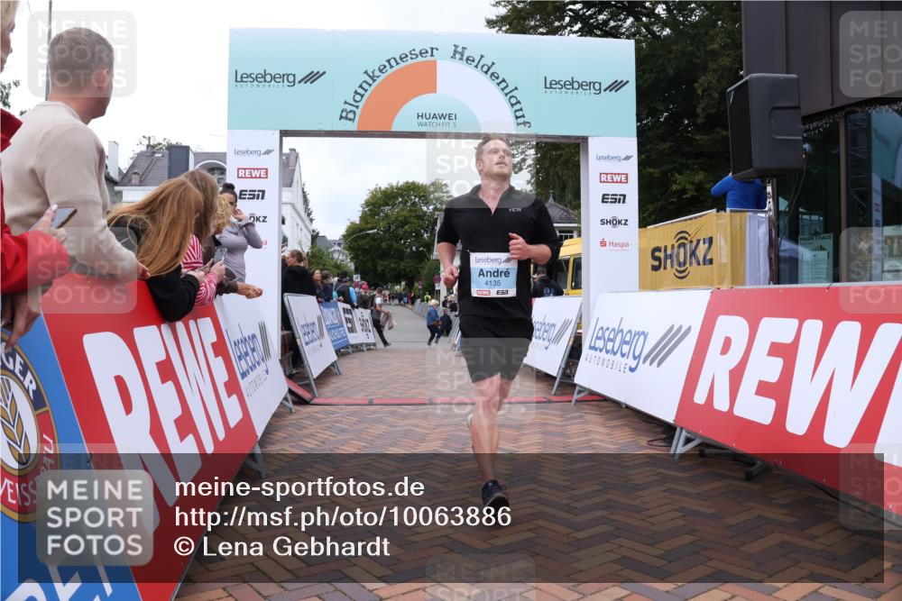 30.08.2026 - Blankeneser Heldenlauf Lena Gebhardt http://msf.ph/oto/10063886 30.08.2026 12:40:56 Ziel 2700, 2736, 4124, 4135 meine-sportfotos.de