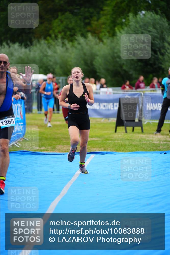 30.08.2026 - Elbe Triathlon Hamburg LAZAROV Photography http://msf.ph/oto/10063888 30.08.2026 12:00:12 Ziel 801, 1362, 1365, 1551 meine-sportfotos.de