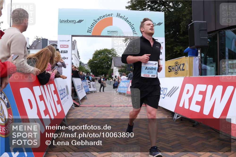30.08.2026 - Blankeneser Heldenlauf Lena Gebhardt http://msf.ph/oto/10063890 30.08.2026 12:40:56 Ziel 2700, 2736, 4124, 4135 meine-sportfotos.de