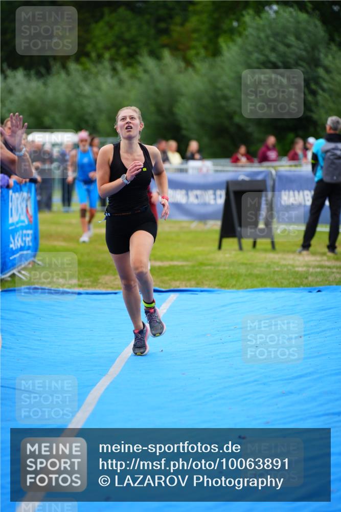 30.08.2026 - Elbe Triathlon Hamburg LAZAROV Photography http://msf.ph/oto/10063891 30.08.2026 12:00:12 Ziel 801, 1362, 1365, 1551 meine-sportfotos.de