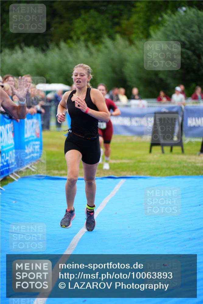 30.08.2026 - Elbe Triathlon Hamburg LAZAROV Photography http://msf.ph/oto/10063893 30.08.2026 12:00:13 Ziel 801, 1362, 1365, 1551 meine-sportfotos.de