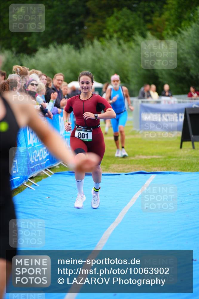 30.08.2026 - Elbe Triathlon Hamburg LAZAROV Photography http://msf.ph/oto/10063902 30.08.2026 12:00:15 Ziel 801, 1362, 1365, 1518, 1551 meine-sportfotos.de