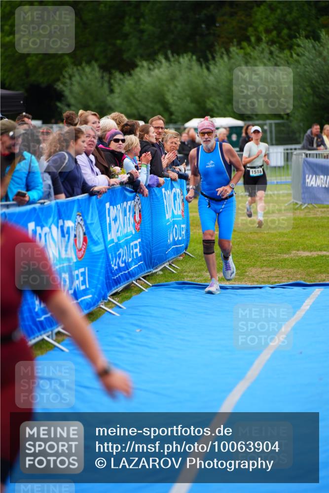 30.08.2026 - Elbe Triathlon Hamburg LAZAROV Photography http://msf.ph/oto/10063904 30.08.2026 12:00:17 Ziel 801, 1362, 1518 meine-sportfotos.de