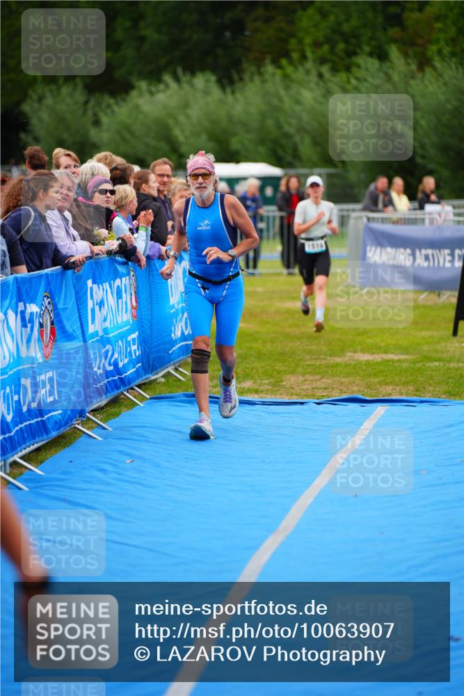 30.08.2026 - Elbe Triathlon Hamburg LAZAROV Photography http://msf.ph/oto/10063907 30.08.2026 12:00:18 Ziel 801, 1362, 1518 meine-sportfotos.de