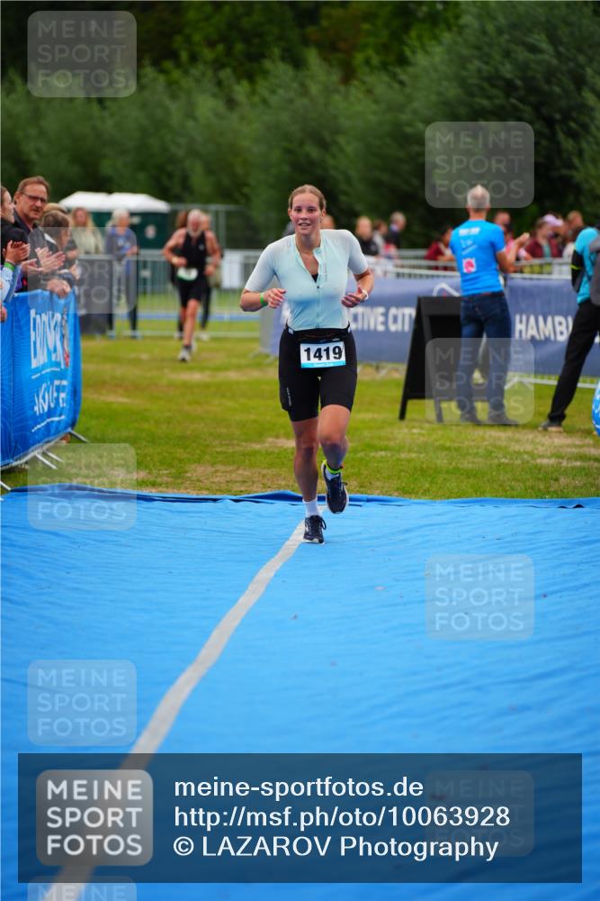 30.08.2026 - Elbe Triathlon Hamburg LAZAROV Photography http://msf.ph/oto/10063928 30.08.2026 12:00:34 Ziel 1419 meine-sportfotos.de