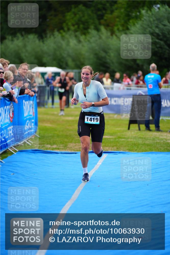 30.08.2026 - Elbe Triathlon Hamburg LAZAROV Photography http://msf.ph/oto/10063930 30.08.2026 12:00:35 Ziel 1419 meine-sportfotos.de