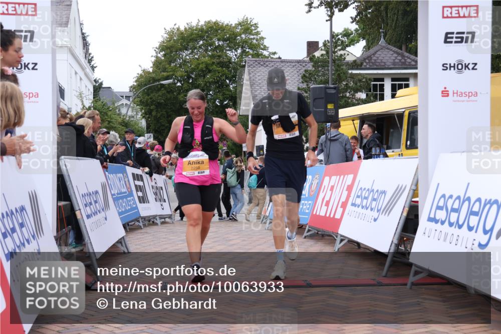 30.08.2026 - Blankeneser Heldenlauf Lena Gebhardt http://msf.ph/oto/10063933 30.08.2026 12:41:29 Ziel 2259, 2260 meine-sportfotos.de