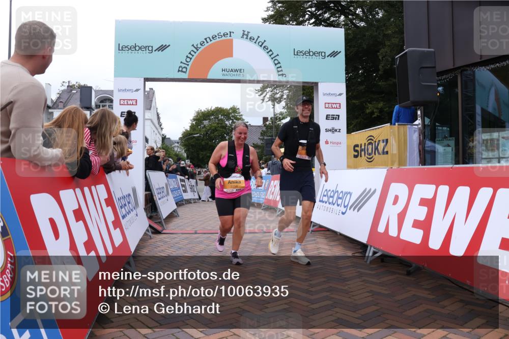 30.08.2026 - Blankeneser Heldenlauf Lena Gebhardt http://msf.ph/oto/10063935 30.08.2026 12:41:31 Ziel 2259, 2260 meine-sportfotos.de