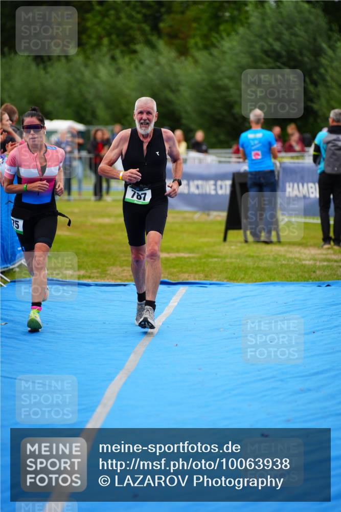 30.08.2026 - Elbe Triathlon Hamburg LAZAROV Photography http://msf.ph/oto/10063938 30.08.2026 12:00:44 Ziel 787, 975 meine-sportfotos.de