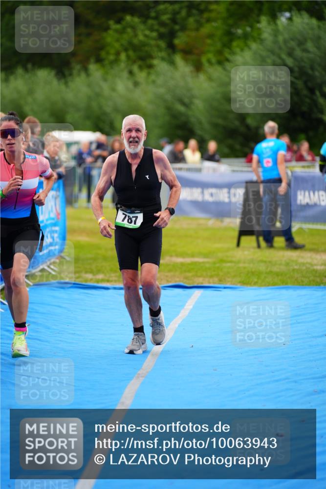 30.08.2026 - Elbe Triathlon Hamburg LAZAROV Photography http://msf.ph/oto/10063943 30.08.2026 12:00:44 Ziel 787, 975 meine-sportfotos.de