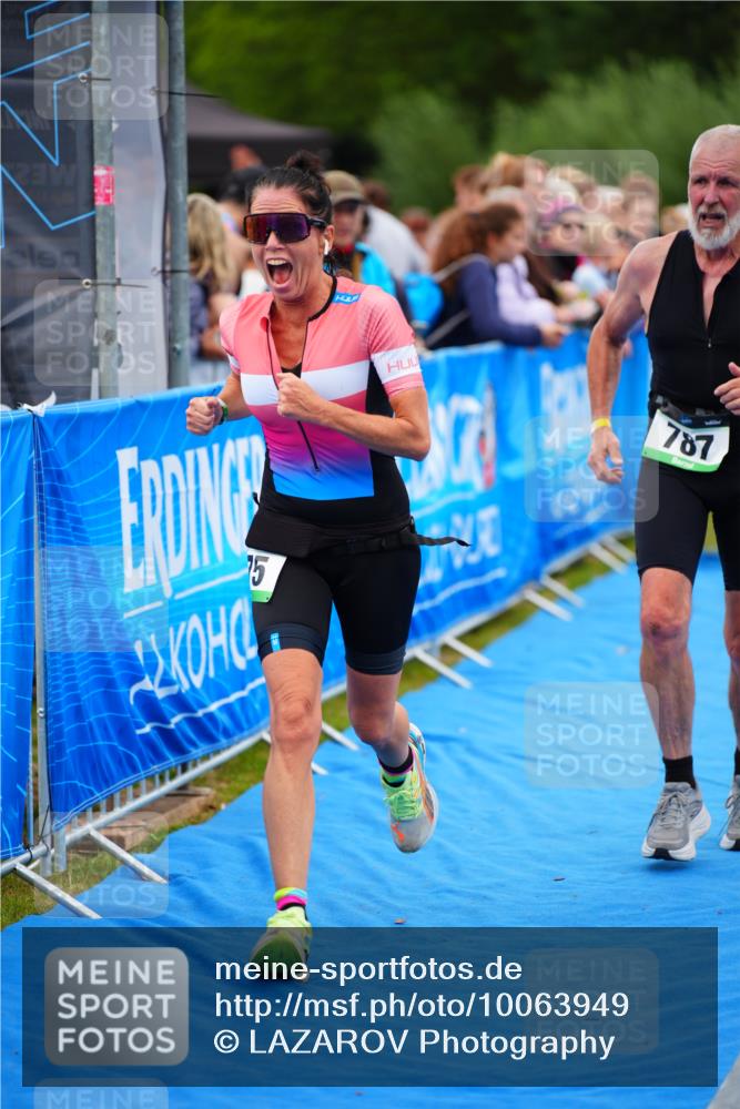 30.08.2026 - Elbe Triathlon Hamburg LAZAROV Photography http://msf.ph/oto/10063949 30.08.2026 12:00:45 Ziel 787, 975 meine-sportfotos.de