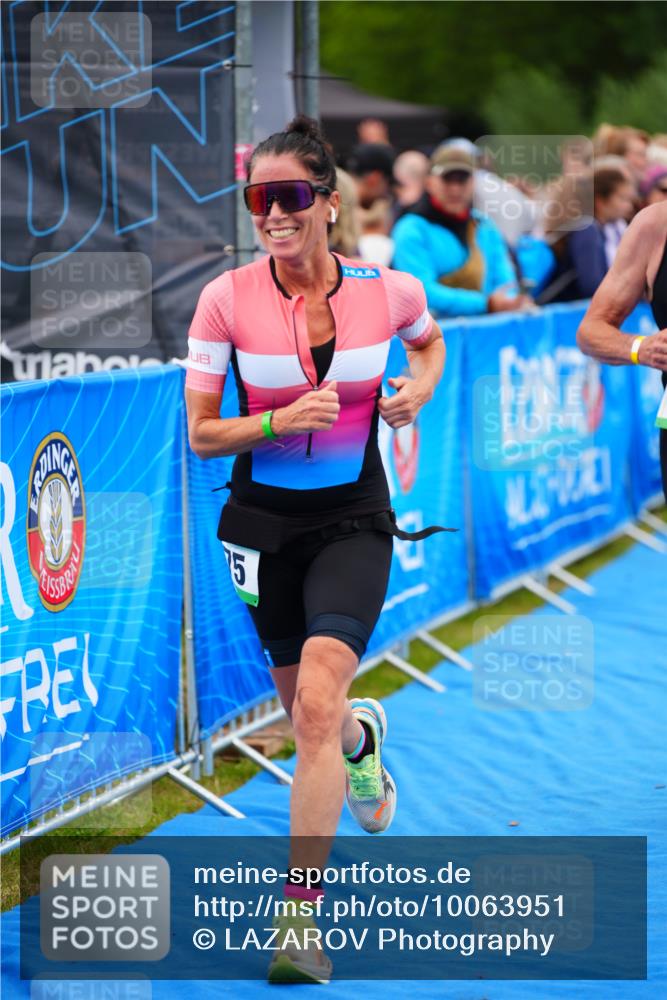 30.08.2026 - Elbe Triathlon Hamburg LAZAROV Photography http://msf.ph/oto/10063951 30.08.2026 12:00:46 Ziel 787, 975 meine-sportfotos.de