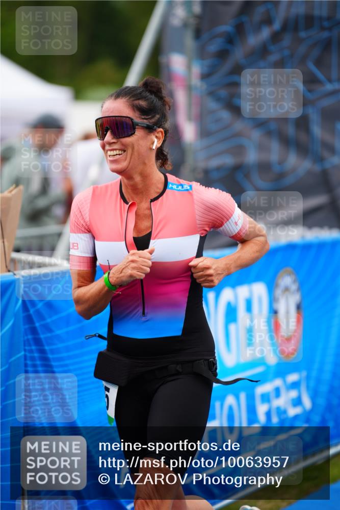 30.08.2026 - Elbe Triathlon Hamburg LAZAROV Photography http://msf.ph/oto/10063957 30.08.2026 12:00:47 Ziel 787, 975 meine-sportfotos.de