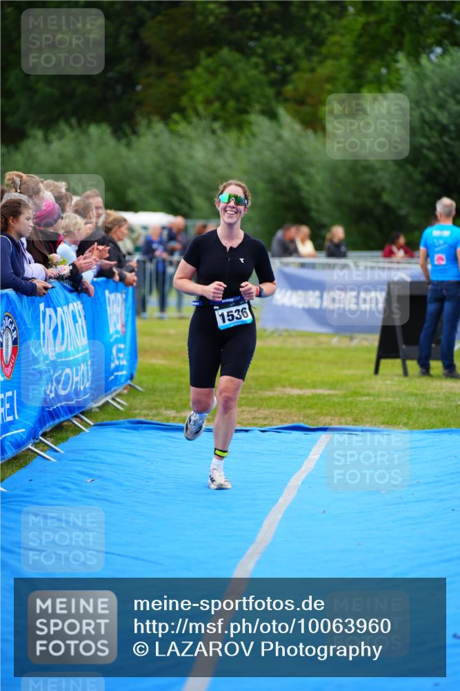 30.08.2026 - Elbe Triathlon Hamburg LAZAROV Photography http://msf.ph/oto/10063960 30.08.2026 12:01:00 Ziel 1536 meine-sportfotos.de
