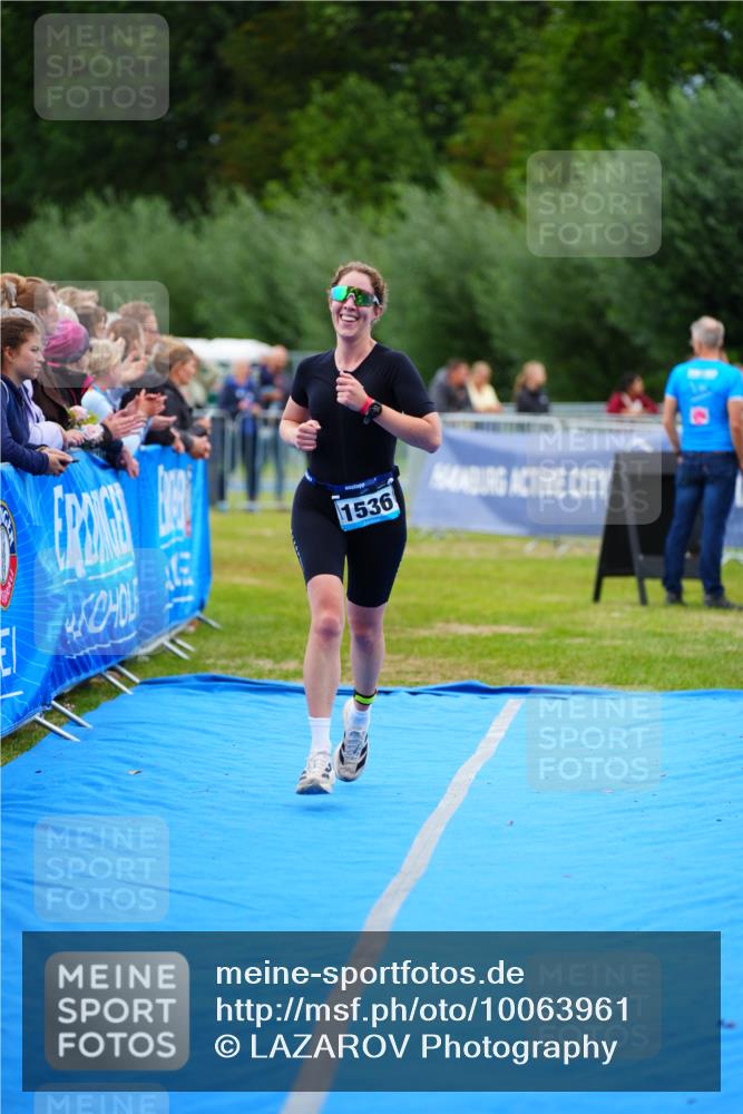 30.08.2026 - Elbe Triathlon Hamburg LAZAROV Photography http://msf.ph/oto/10063961 30.08.2026 12:01:00 Ziel 1536 meine-sportfotos.de