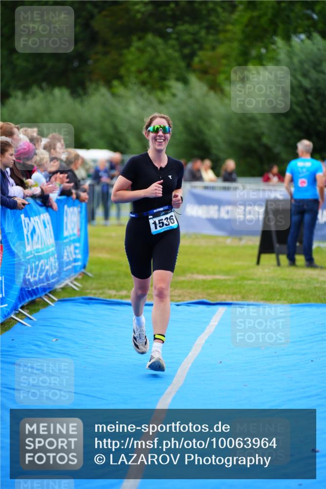 30.08.2026 - Elbe Triathlon Hamburg LAZAROV Photography http://msf.ph/oto/10063964 30.08.2026 12:01:00 Ziel 1536 meine-sportfotos.de