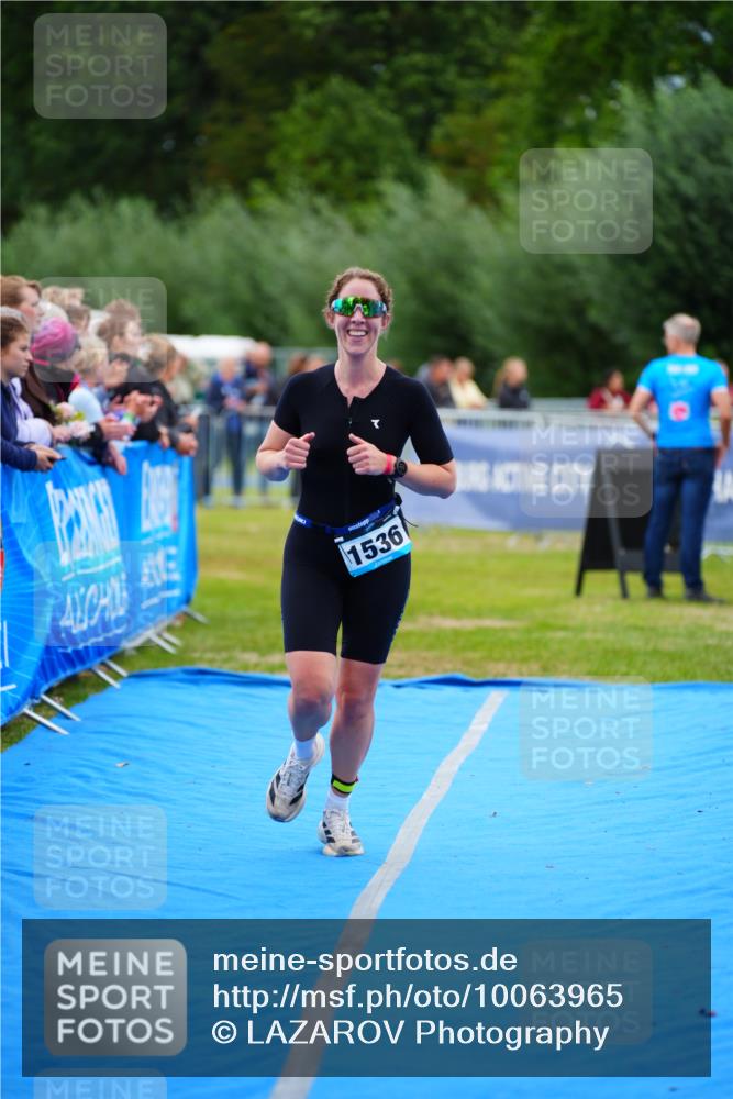 30.08.2026 - Elbe Triathlon Hamburg LAZAROV Photography http://msf.ph/oto/10063965 30.08.2026 12:01:00 Ziel 1536 meine-sportfotos.de
