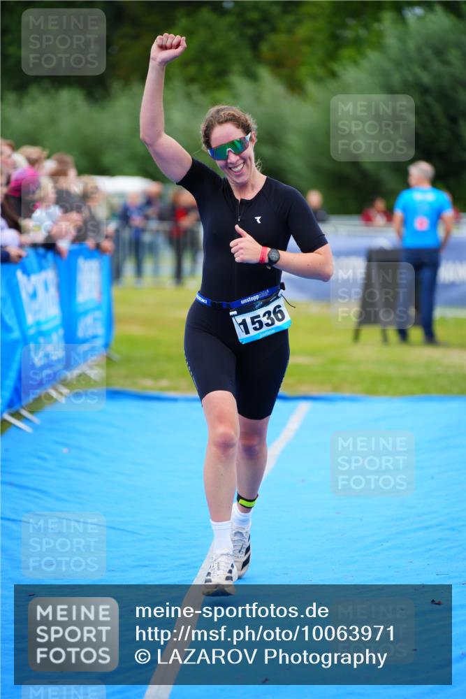 30.08.2026 - Elbe Triathlon Hamburg LAZAROV Photography http://msf.ph/oto/10063971 30.08.2026 12:01:01 Ziel 1481, 1536 meine-sportfotos.de