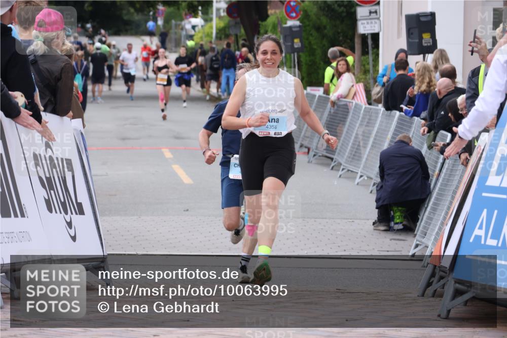 30.08.2026 - Blankeneser Heldenlauf Lena Gebhardt http://msf.ph/oto/10063995 30.08.2026 12:41:55 Ziel 4046, 4358 meine-sportfotos.de