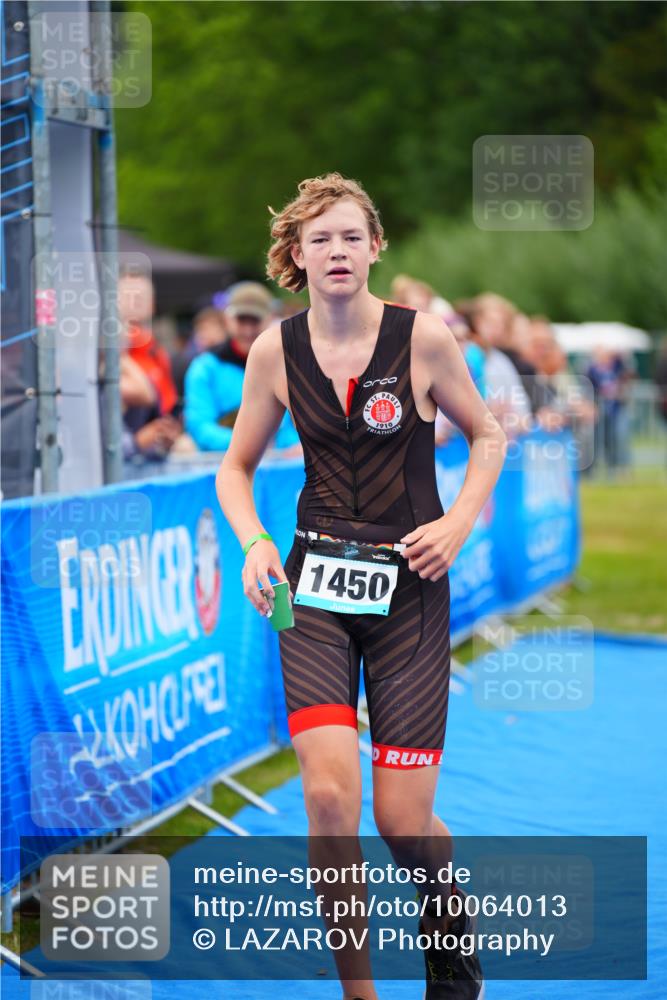 30.08.2026 - Elbe Triathlon Hamburg LAZAROV Photography http://msf.ph/oto/10064013 30.08.2026 12:01:21 Ziel 1450 meine-sportfotos.de
