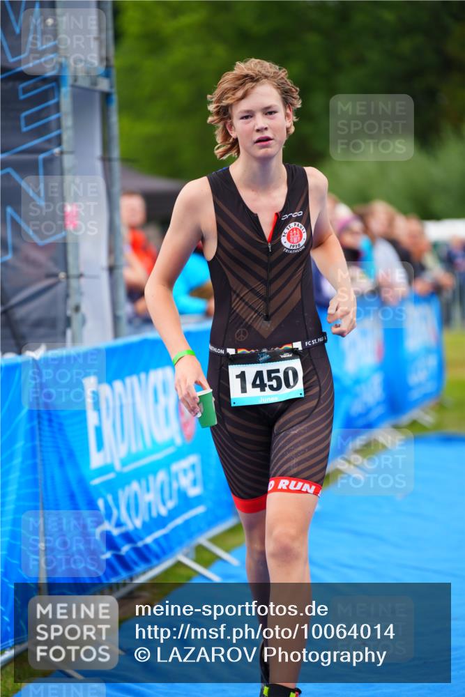 30.08.2026 - Elbe Triathlon Hamburg LAZAROV Photography http://msf.ph/oto/10064014 30.08.2026 12:01:22 Ziel 1450 meine-sportfotos.de