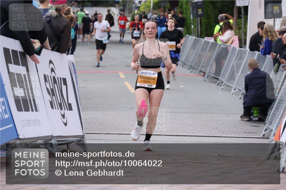 30.08.2026 - Blankeneser Heldenlauf Lena Gebhardt http://msf.ph/oto/10064022 30.08.2026 12:42:07 Ziel 4273 meine-sportfotos.de