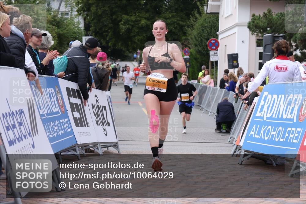 30.08.2026 - Blankeneser Heldenlauf Lena Gebhardt http://msf.ph/oto/10064029 30.08.2026 12:42:10 Ziel 2010 meine-sportfotos.de