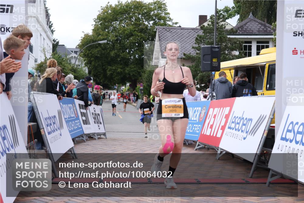 30.08.2026 - Blankeneser Heldenlauf Lena Gebhardt http://msf.ph/oto/10064032 30.08.2026 12:42:12 Ziel 2010, 2483 meine-sportfotos.de