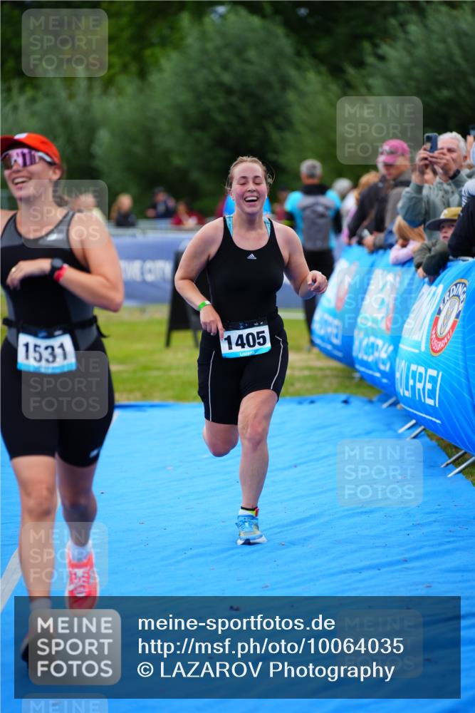 30.08.2026 - Elbe Triathlon Hamburg LAZAROV Photography http://msf.ph/oto/10064035 30.08.2026 12:01:37 Ziel 1301, 1394, 1405, 1531 meine-sportfotos.de