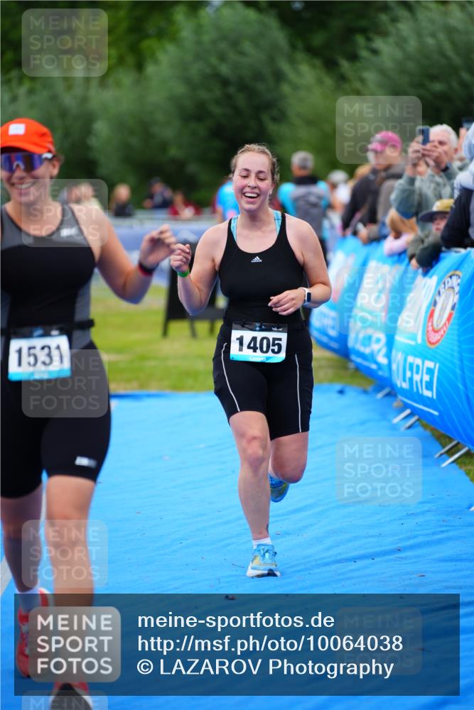 30.08.2026 - Elbe Triathlon Hamburg LAZAROV Photography http://msf.ph/oto/10064038 30.08.2026 12:01:37 Ziel 1301, 1394, 1405, 1531 meine-sportfotos.de
