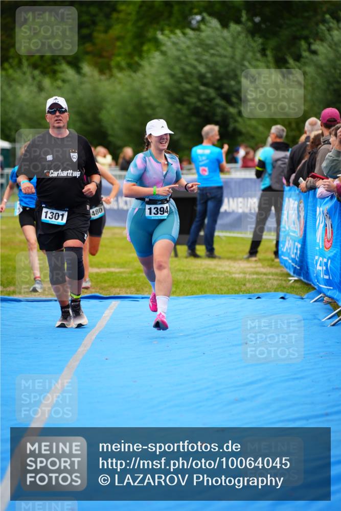 30.08.2026 - Elbe Triathlon Hamburg LAZAROV Photography http://msf.ph/oto/10064045 30.08.2026 12:01:44 Ziel 1301, 1394, 1479, 1480 meine-sportfotos.de