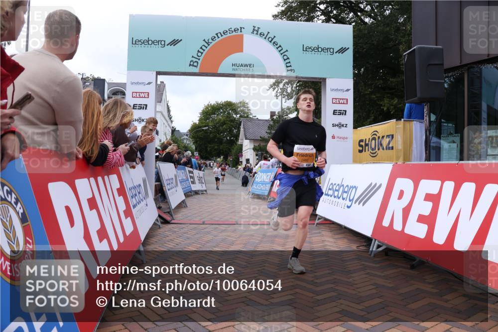 30.08.2026 - Blankeneser Heldenlauf Lena Gebhardt http://msf.ph/oto/10064054 30.08.2026 12:42:17 Ziel 2010, 2483 meine-sportfotos.de