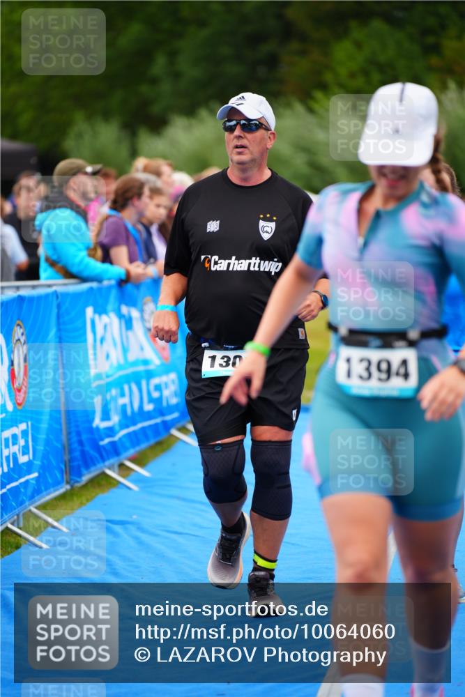 30.08.2026 - Elbe Triathlon Hamburg LAZAROV Photography http://msf.ph/oto/10064060 30.08.2026 12:01:47 Ziel 1301, 1394, 1479, 1480 meine-sportfotos.de