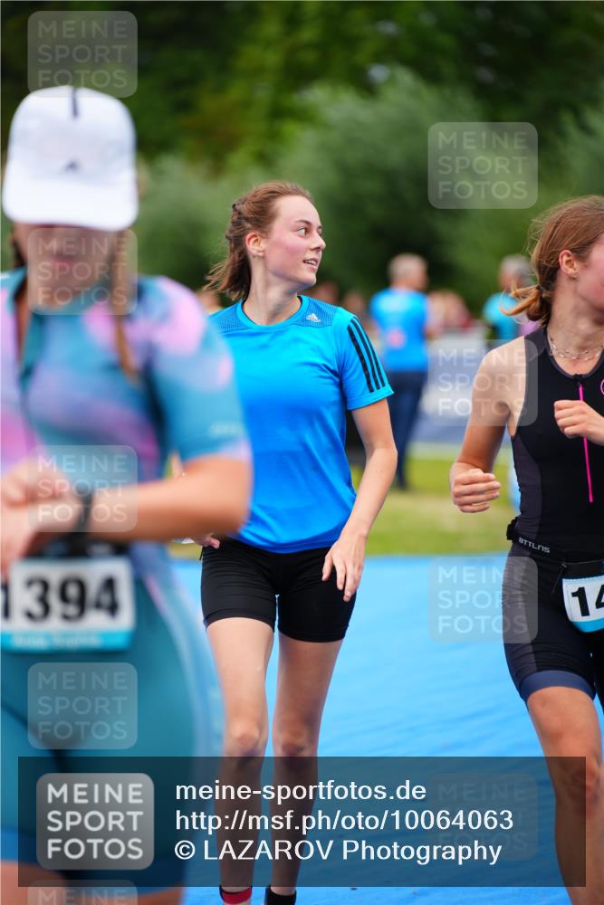30.08.2026 - Elbe Triathlon Hamburg LAZAROV Photography http://msf.ph/oto/10064063 30.08.2026 12:01:48 Ziel 1301, 1394, 1425, 1479, 1480 meine-sportfotos.de