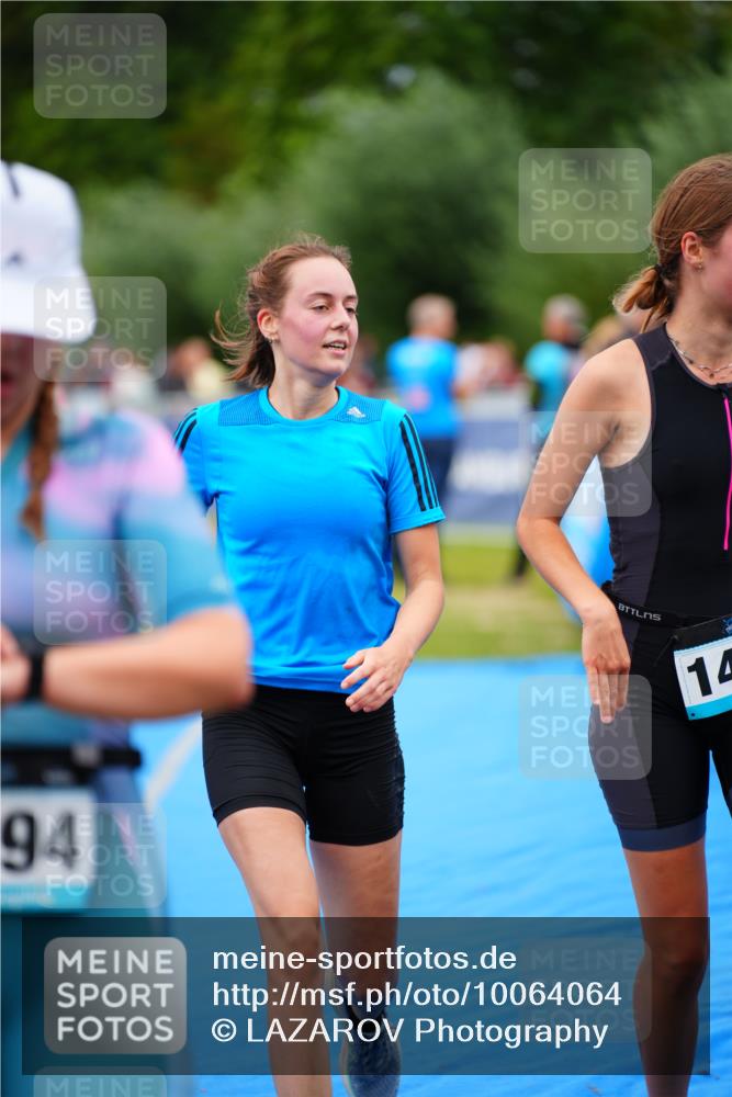 30.08.2026 - Elbe Triathlon Hamburg LAZAROV Photography http://msf.ph/oto/10064064 30.08.2026 12:01:48 Ziel 1301, 1394, 1425, 1479, 1480 meine-sportfotos.de