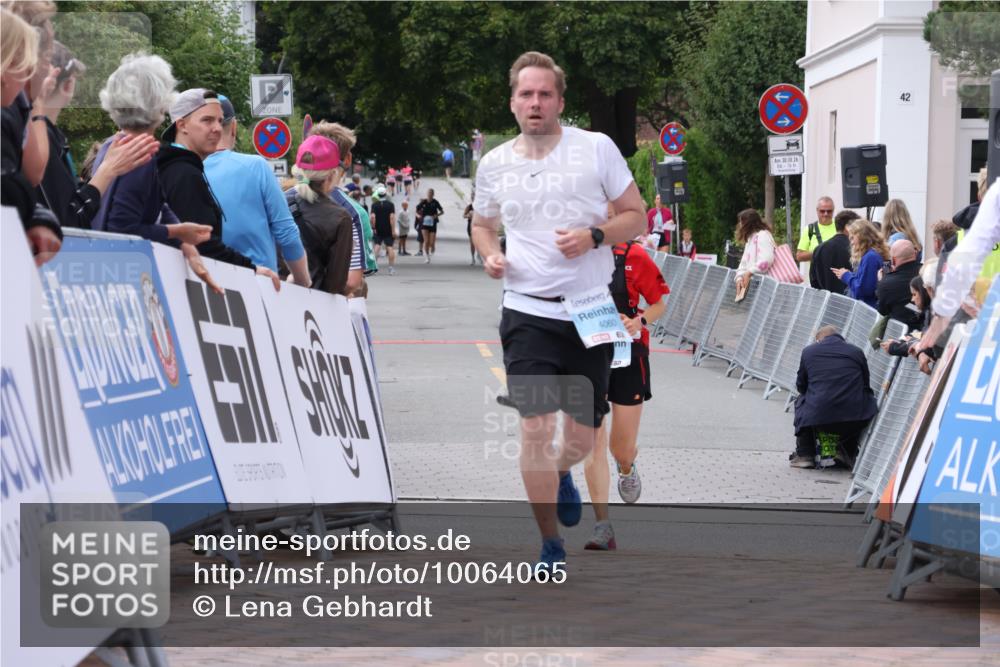 30.08.2026 - Blankeneser Heldenlauf Lena Gebhardt http://msf.ph/oto/10064065 30.08.2026 12:42:22 Ziel 2483, 4060, 4190 meine-sportfotos.de