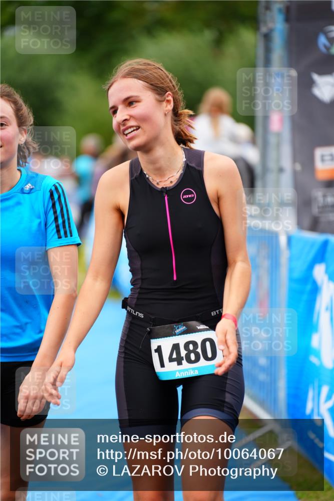 30.08.2026 - Elbe Triathlon Hamburg LAZAROV Photography http://msf.ph/oto/10064067 30.08.2026 12:01:49 Ziel 1301, 1394, 1425, 1479, 1480 meine-sportfotos.de