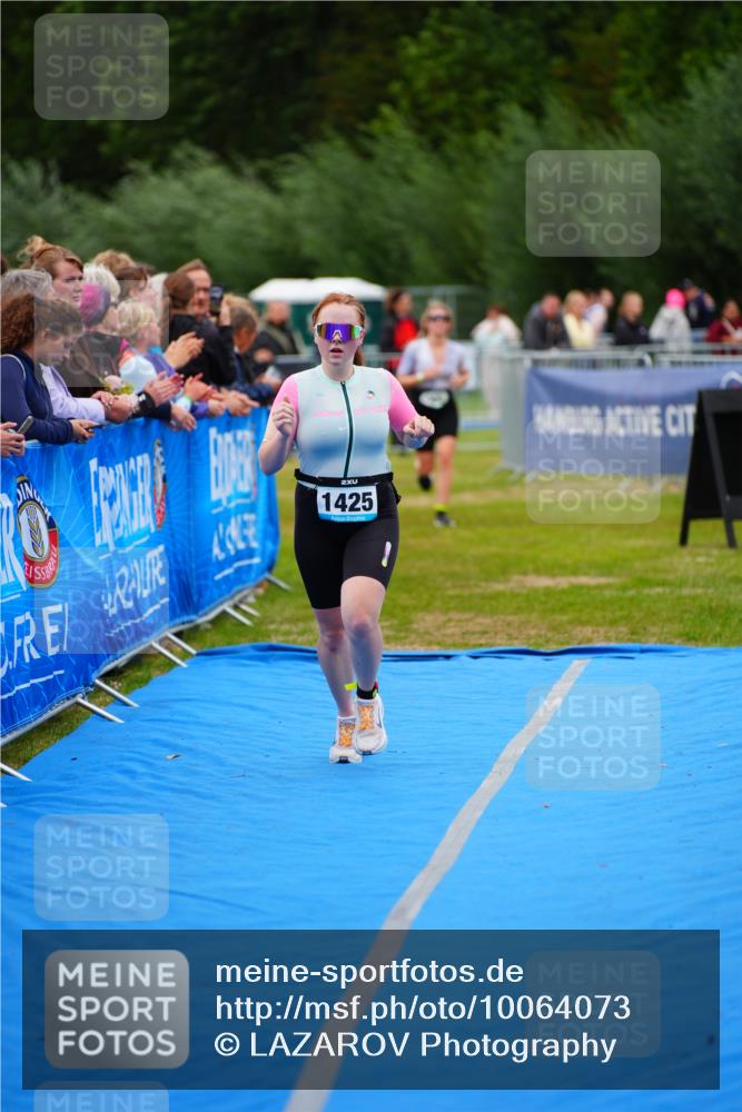 30.08.2026 - Elbe Triathlon Hamburg LAZAROV Photography http://msf.ph/oto/10064073 30.08.2026 12:01:55 Ziel 900, 1425 meine-sportfotos.de