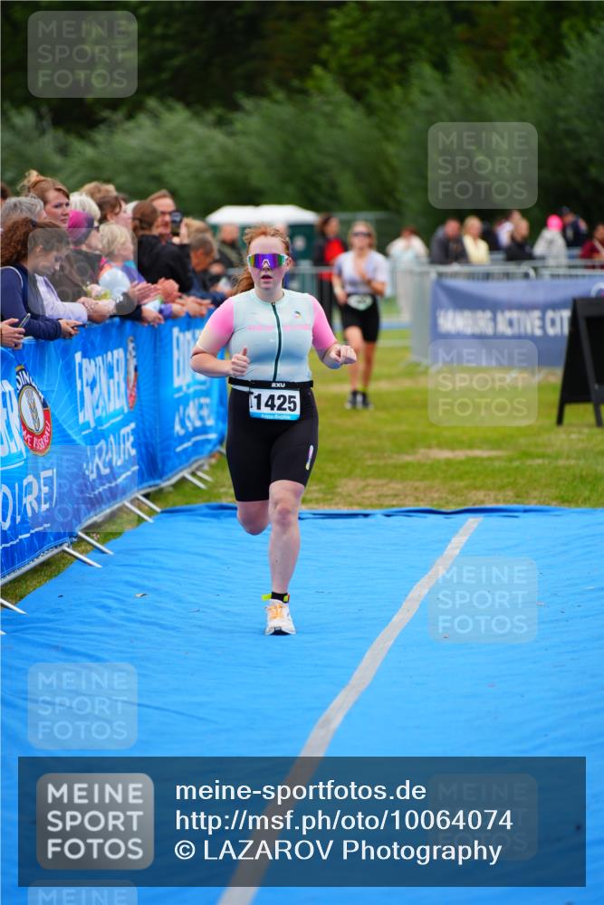 30.08.2026 - Elbe Triathlon Hamburg LAZAROV Photography http://msf.ph/oto/10064074 30.08.2026 12:01:56 Ziel 900, 1425 meine-sportfotos.de
