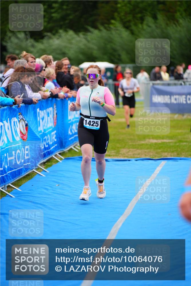 30.08.2026 - Elbe Triathlon Hamburg LAZAROV Photography http://msf.ph/oto/10064076 30.08.2026 12:01:56 Ziel 900, 1425 meine-sportfotos.de
