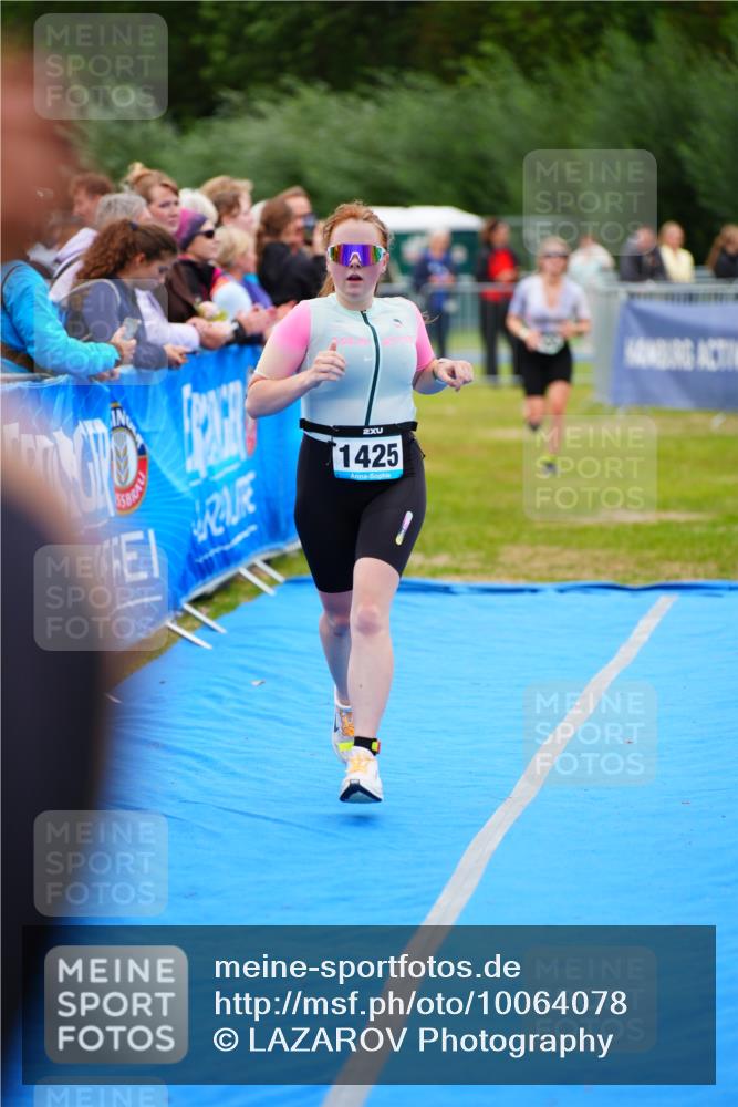 30.08.2026 - Elbe Triathlon Hamburg LAZAROV Photography http://msf.ph/oto/10064078 30.08.2026 12:01:56 Ziel 900, 1425 meine-sportfotos.de