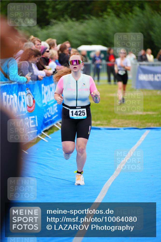 30.08.2026 - Elbe Triathlon Hamburg LAZAROV Photography http://msf.ph/oto/10064080 30.08.2026 12:01:56 Ziel 900, 1425 meine-sportfotos.de