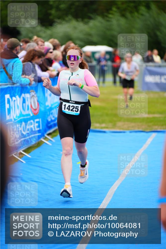 30.08.2026 - Elbe Triathlon Hamburg LAZAROV Photography http://msf.ph/oto/10064081 30.08.2026 12:01:57 Ziel 900, 1425 meine-sportfotos.de