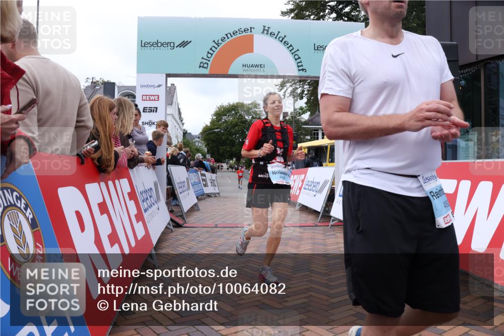 30.08.2026 - Blankeneser Heldenlauf Lena Gebhardt http://msf.ph/oto/10064082 30.08.2026 12:42:28 Ziel 4060, 4190 meine-sportfotos.de