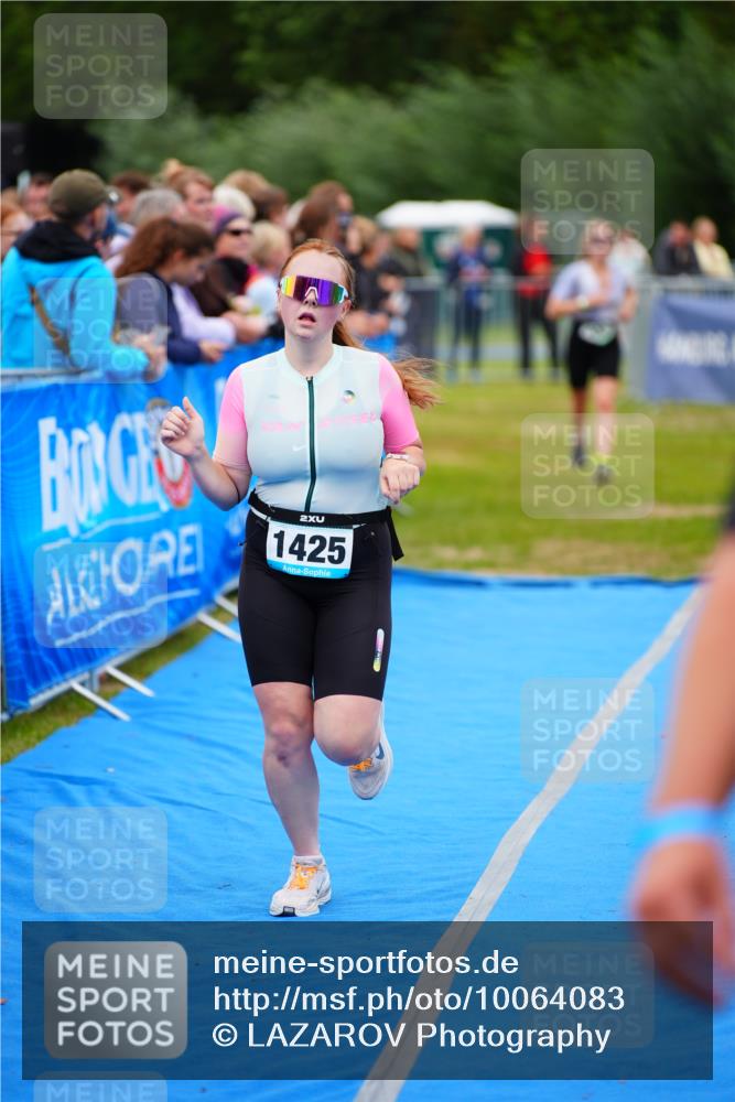 30.08.2026 - Elbe Triathlon Hamburg LAZAROV Photography http://msf.ph/oto/10064083 30.08.2026 12:01:57 Ziel 900, 1425 meine-sportfotos.de