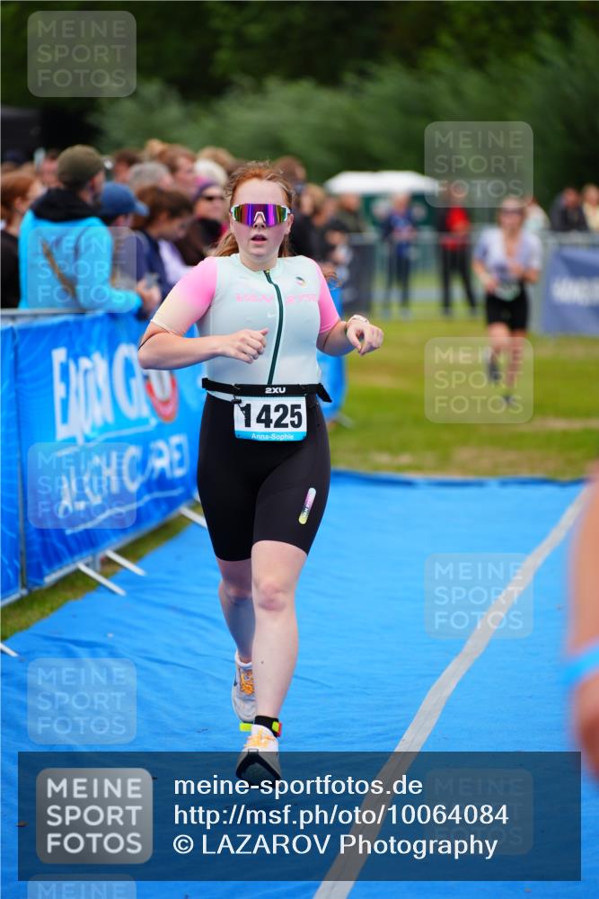 30.08.2026 - Elbe Triathlon Hamburg LAZAROV Photography http://msf.ph/oto/10064084 30.08.2026 12:01:57 Ziel 900, 1425 meine-sportfotos.de