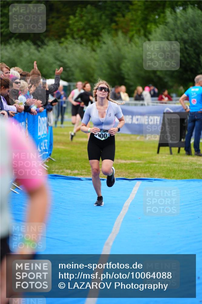 30.08.2026 - Elbe Triathlon Hamburg LAZAROV Photography http://msf.ph/oto/10064088 30.08.2026 12:02:01 Ziel 900, 1417 meine-sportfotos.de