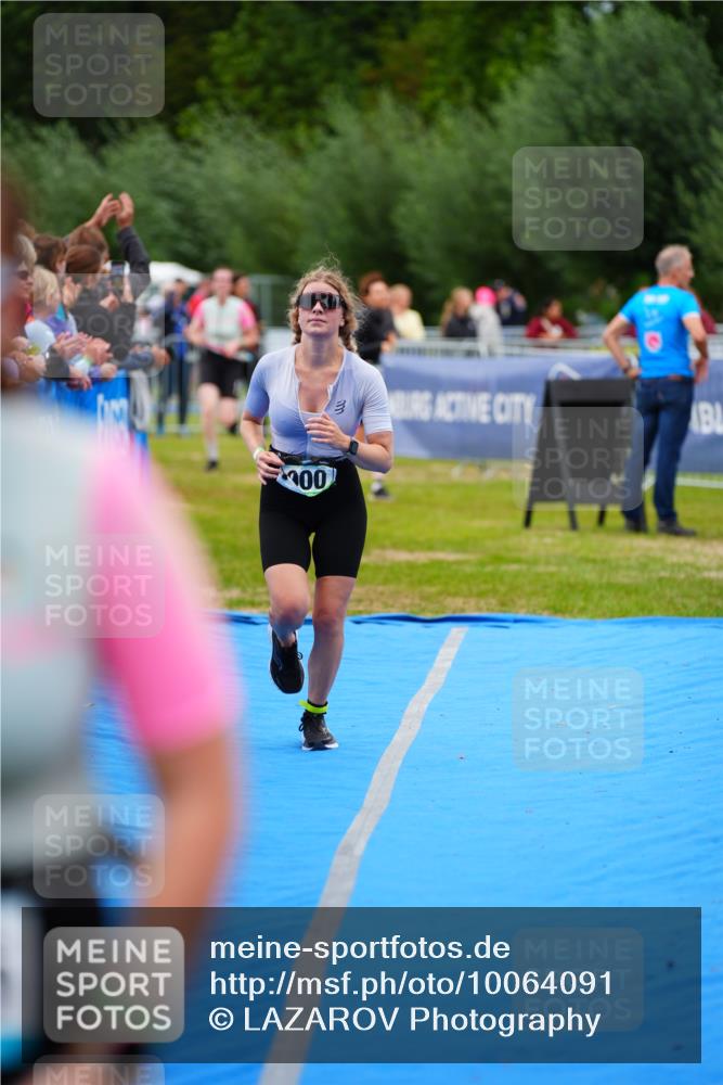 30.08.2026 - Elbe Triathlon Hamburg LAZAROV Photography http://msf.ph/oto/10064091 30.08.2026 12:02:01 Ziel 900, 1417 meine-sportfotos.de